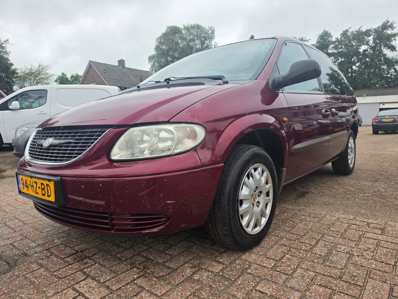 Chrysler Voyager 2.4i SE Luxe (GARBAGE RUN AUTO), Auto's, Voorwielaandrijving, Gebruikt, Zwart, 4 cilinders
