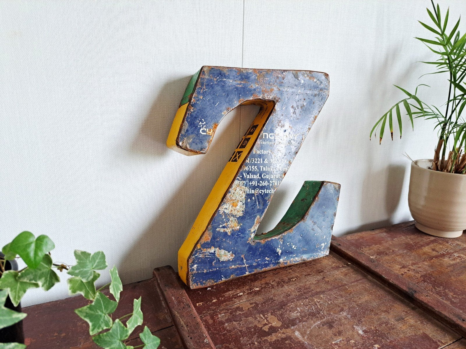 Vintage metalen letter Z van oud blik, Ophalen of Verzenden