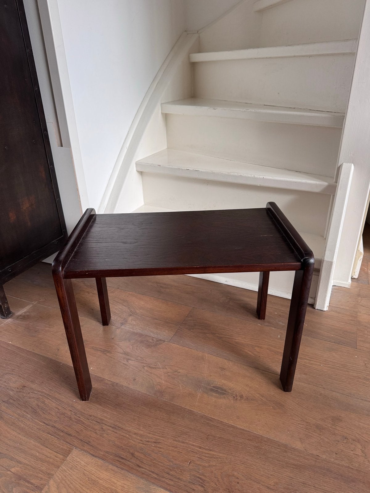 Vintage Bijzettafel - Donkerbruin Hout, Huis en Inrichting, Tafels | Bijzettafels, Ophalen, Minder dan 45 cm, Gebruikt, 55 tot 75 cm
