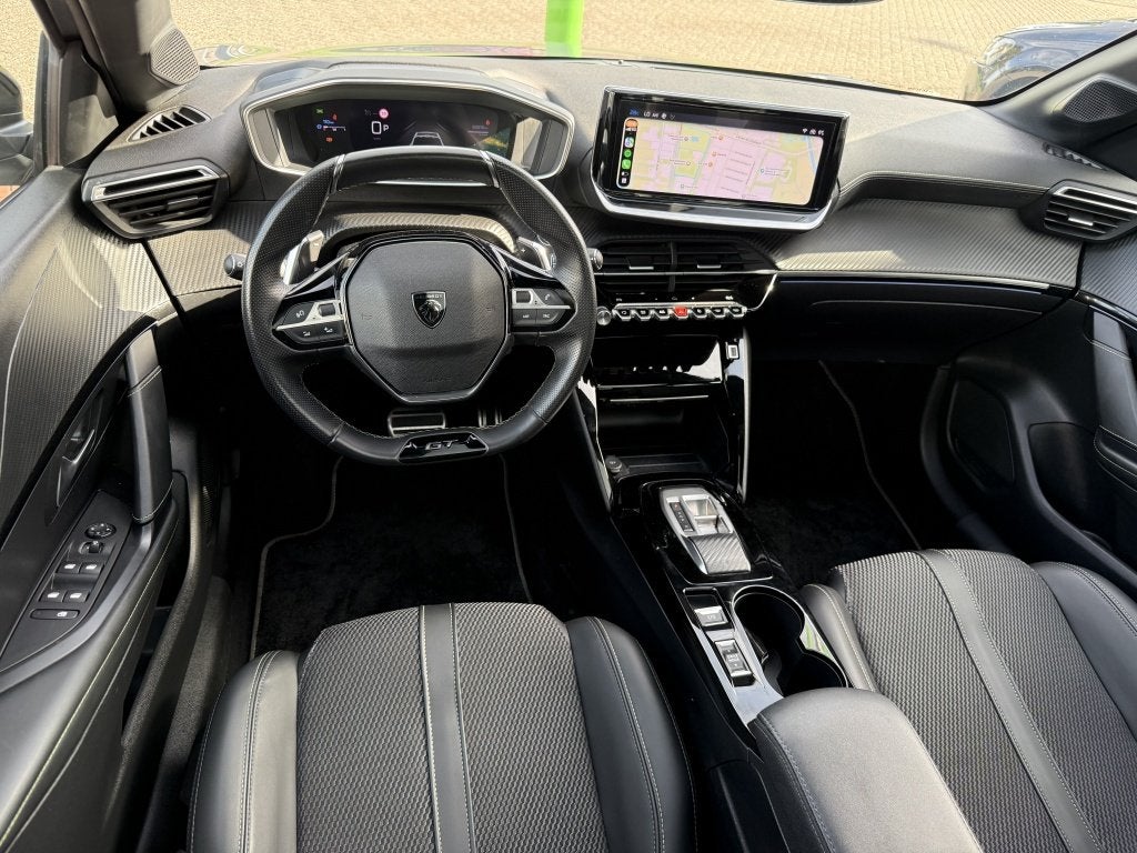 Foto 3 van Peugeot 208 1.2 Hybr e-DCS6 GT pano automaat Apple Carplay