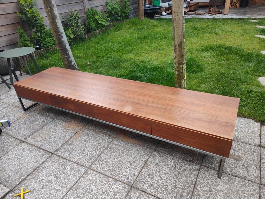 Tv kast 224x38x58,5 LxHxB, Tuin en Terras, Ligbedden, Ophalen, Gebruikt, Hout