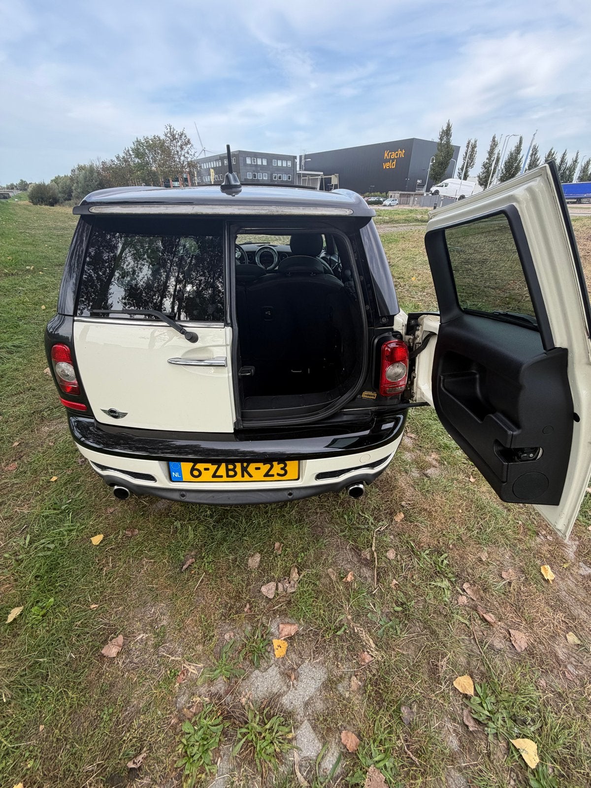 Foto 20 van Mini Clubman 1.6 Cooper S AUT 2008 Wit