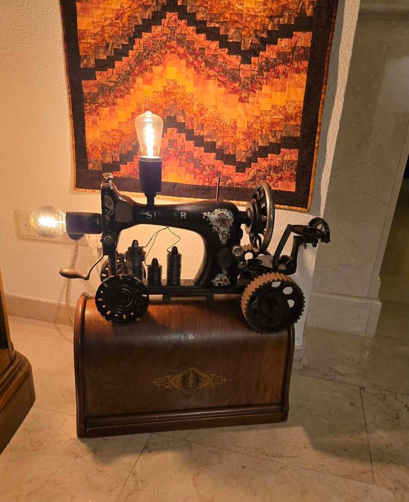 Singer naaimachine tot schemerlamp omgebouwd, Ophalen, Minder dan 50 cm