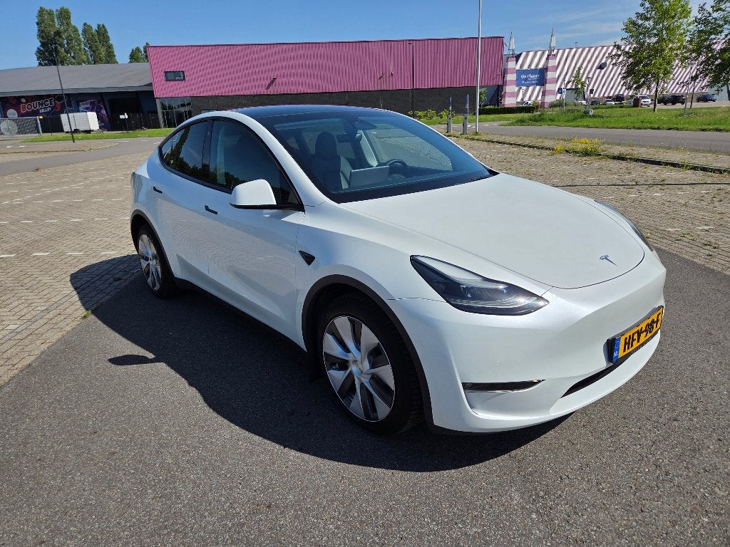 Tesla Model Y 2022 Wit Long Range AWD 351PK Trekhaak SOH 94%, Auto's, Tesla, Automaat, 495 min, Wit, Elektrisch