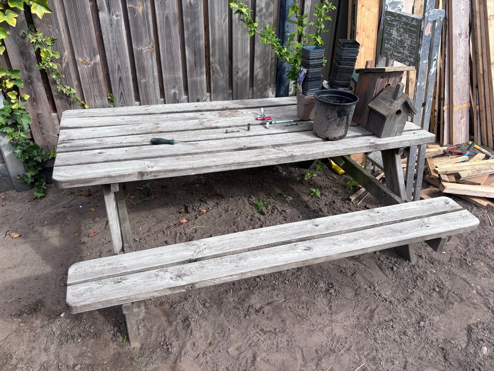 Gratis houten picknicktafel 181cm lang, Ophalen, Gebruikt, Rechthoekig, Hout