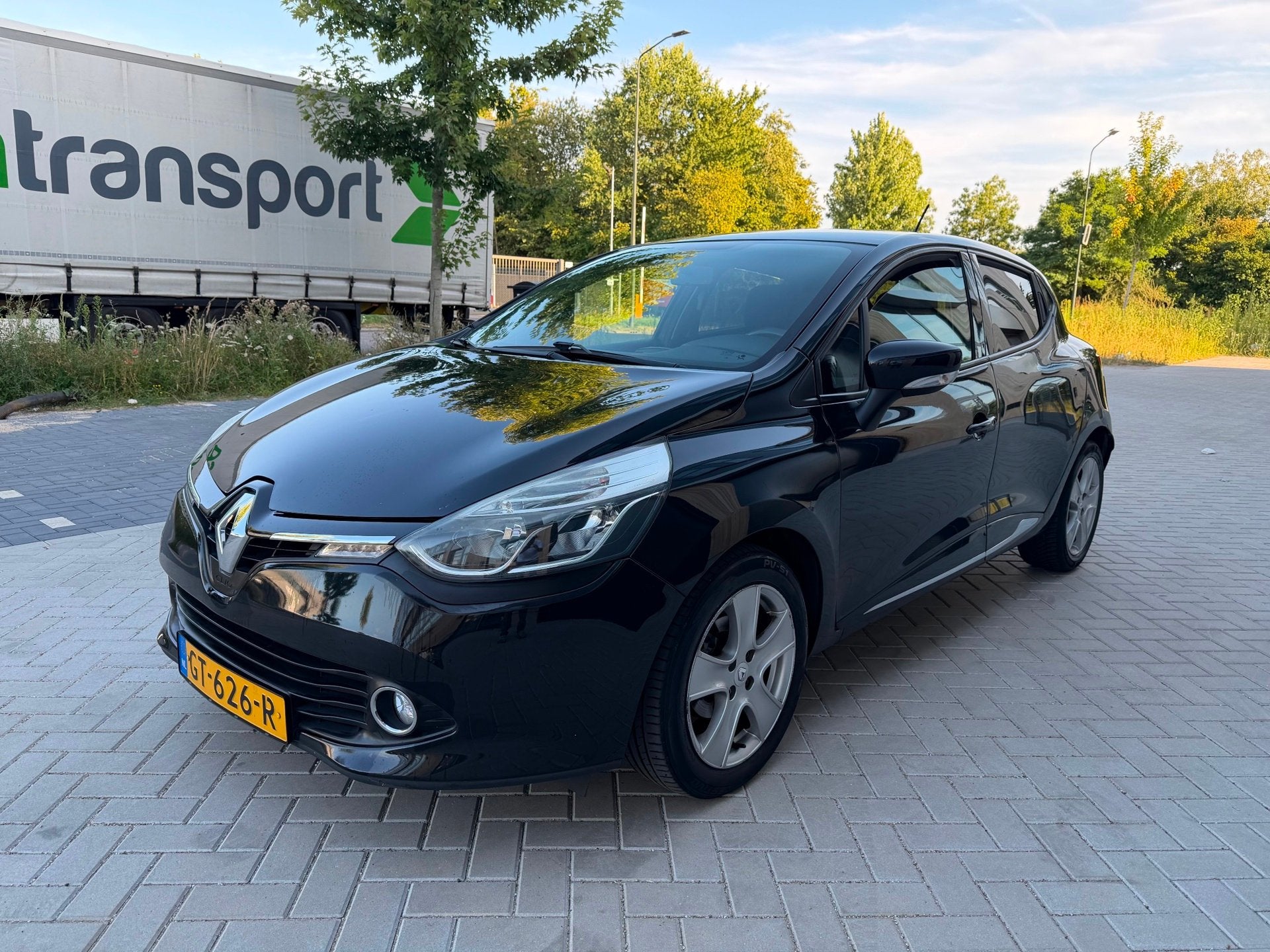 Renault Clio 1.5 dCi ECO 5D (bj 2015) NAVI/PDC/LMV/AIRCO/CRU, Auto's, Voorwielaandrijving, Stof, Gebruikt, Zwart