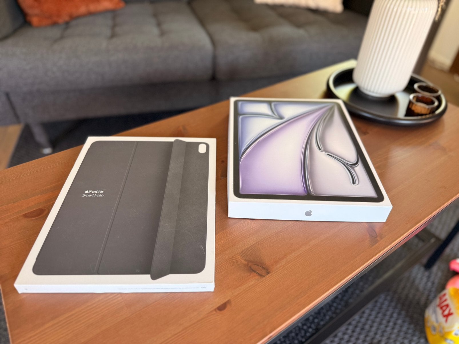 Foto 3 van Apple Ipad Air (2025) 13-inch (M3) WI-FI 128 GB + Folio