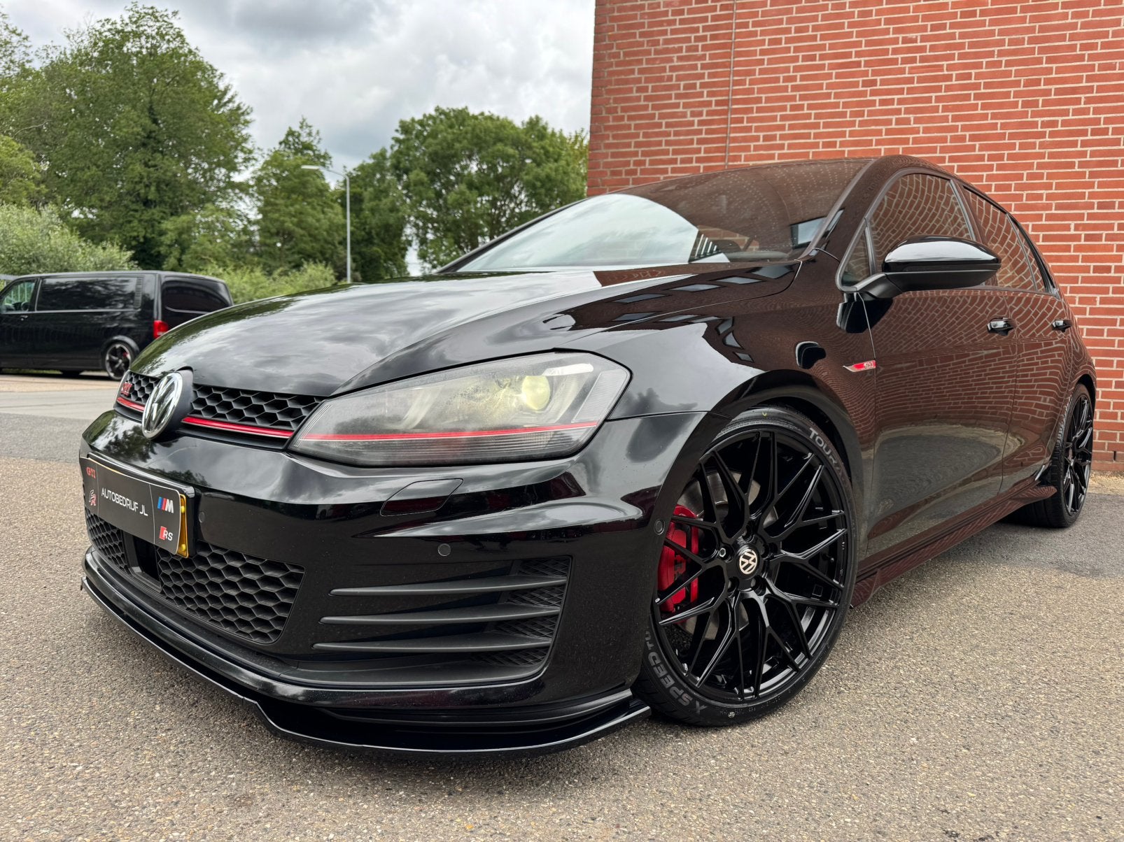 Vw Golf 2.0 TSI GTI Performance DSG 330PK/ LEER/ 19"/ Maxton, Auto's, 4 cilinders, 1984 cc, Leder, Bedrijf