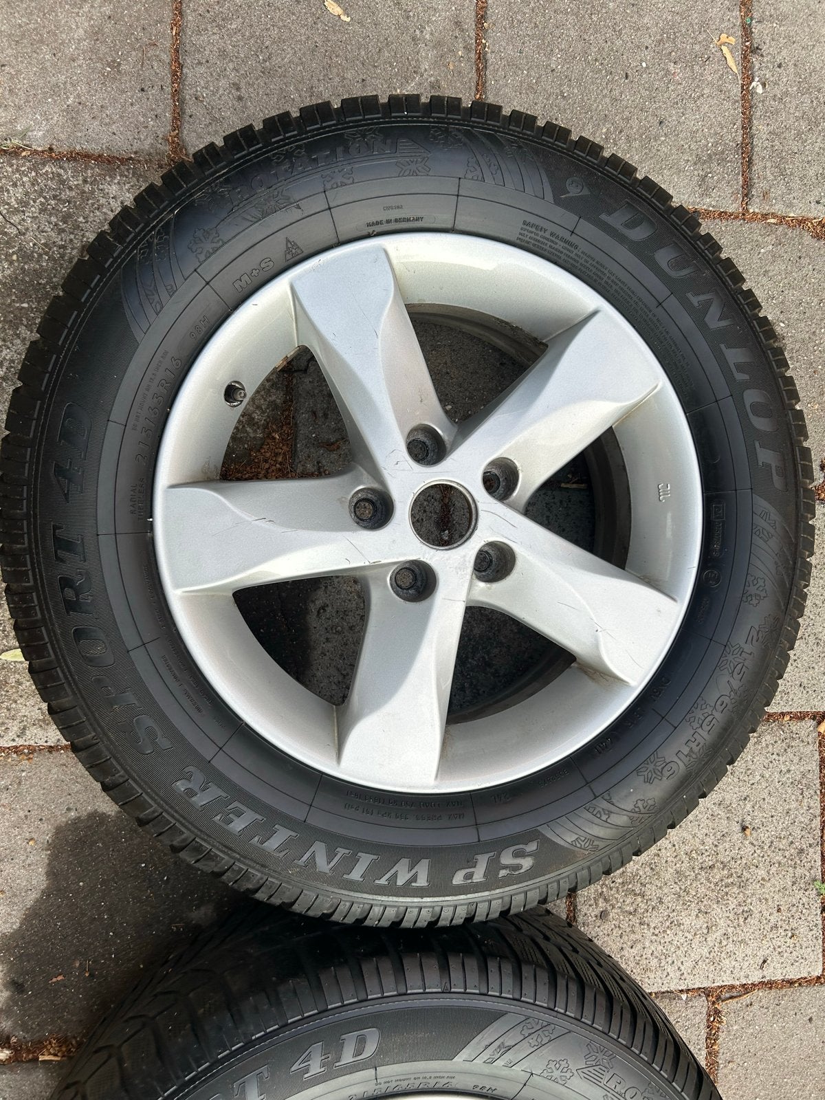 Winterbanden met velgen - Dunlop & Vredestein 215/65 R16, Auto-onderdelen, Banden en Velgen, Banden en Velgen, Winterbanden, 16 inch