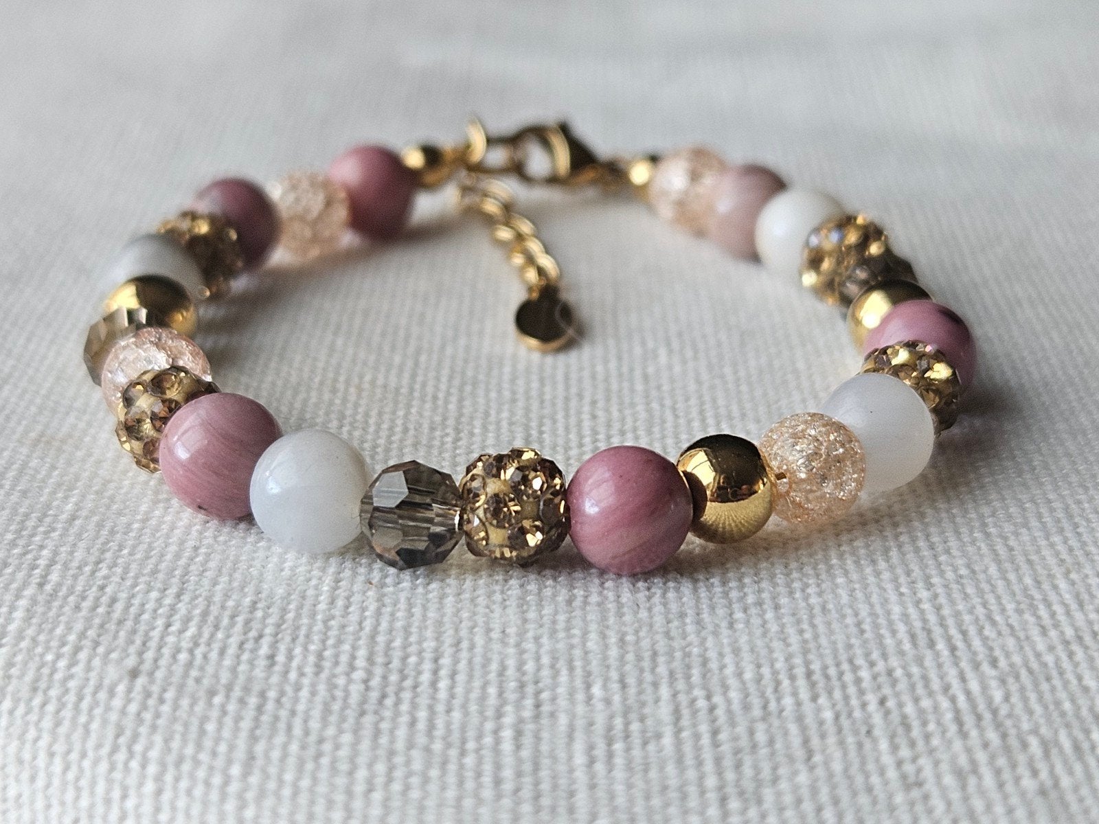 Handgemaakte Armband met Jade & Glaskralen, Goudkleurig, Staal, Nieuw, Ophalen of Verzenden, Roze