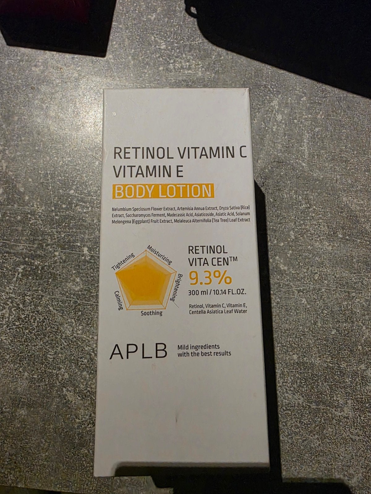 korean k-beauty APLB Retinol Vitamine C & E Bodylotion 300ml, Bodylotion, Crème of Olie, Onbekend, Nieuw, Ophalen of Verzenden