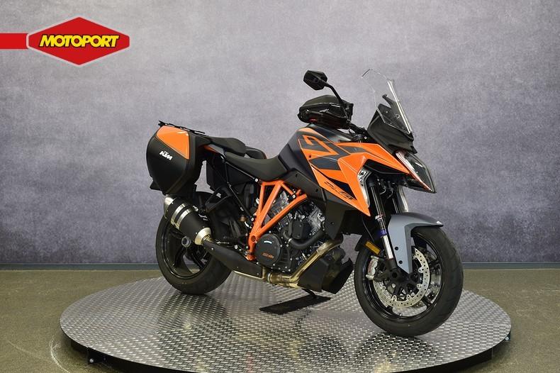 KTM 1290 SUPER DUKE GT R (bj 2023), KTM Sportmotorcycle GMBH, Bedrijf, Toermotor, Stallhofnerstrasse 3
5230  Mattighofen, AT