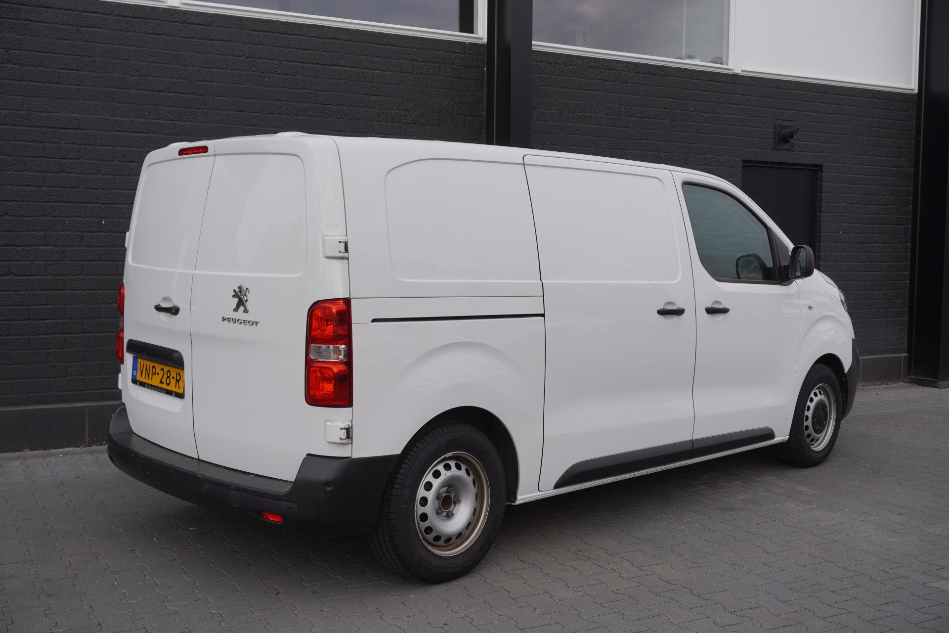 Peugeot Expert 1.5 BlueHDI L2 EURO 6 - Airco - Navi - Cruise, Auto's, Bestelauto's, Voorwielaandrijving, Stof, Gebruikt, 4 cilinders