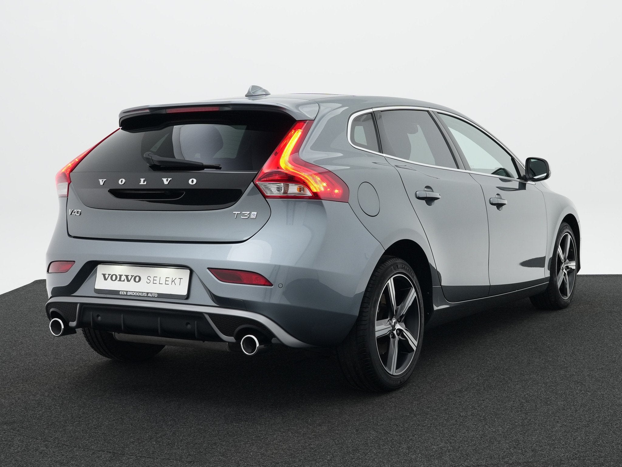 Volvo V40 T3 Polar+ Sport, Auto's, Volvo, 4 cilinders, 700 kg, Origineel Nederlands, Bedrijf