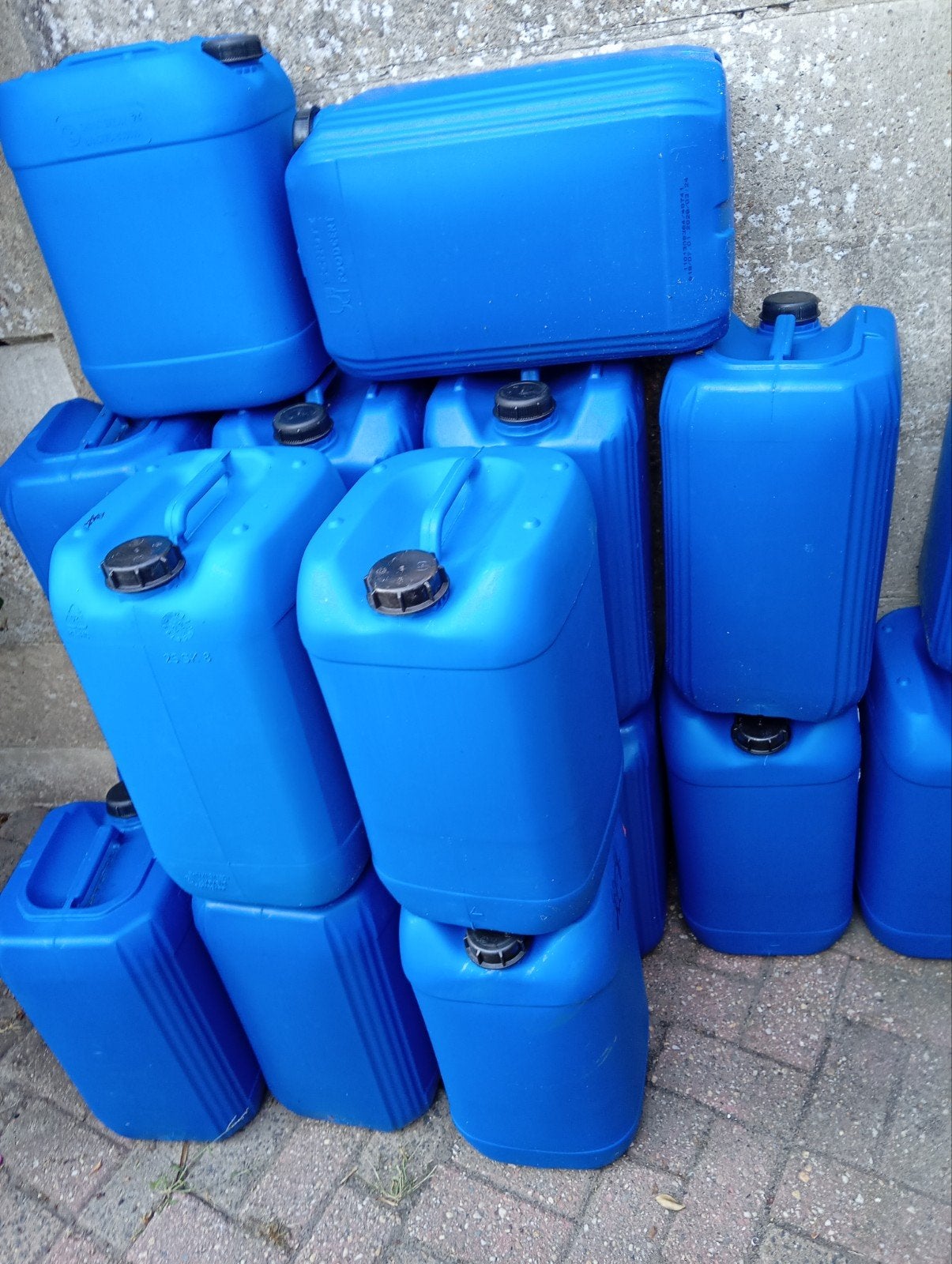 Blauwe jerrycans / waterkannen, Ophalen of Verzenden, Gebruikt