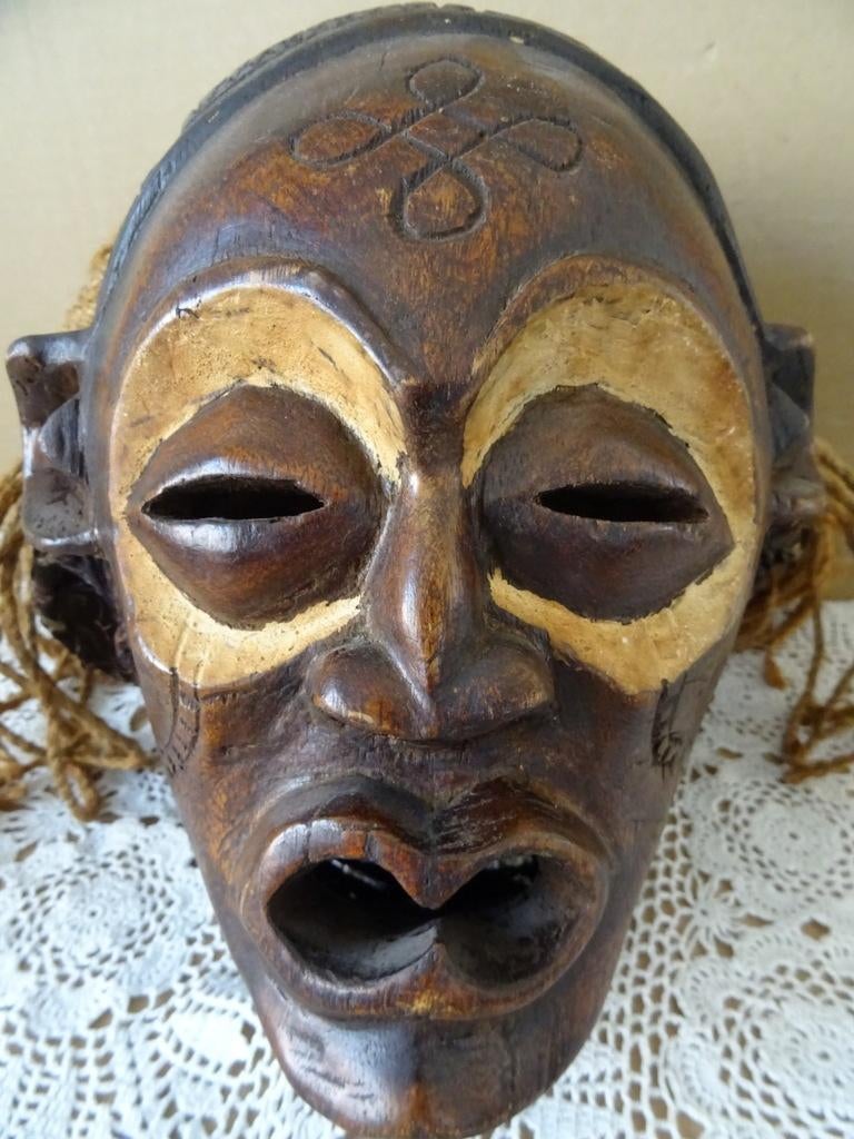Afrikaans masker Chokwe Mwano Pwo masker Angola of Congo, Ophalen of Verzenden