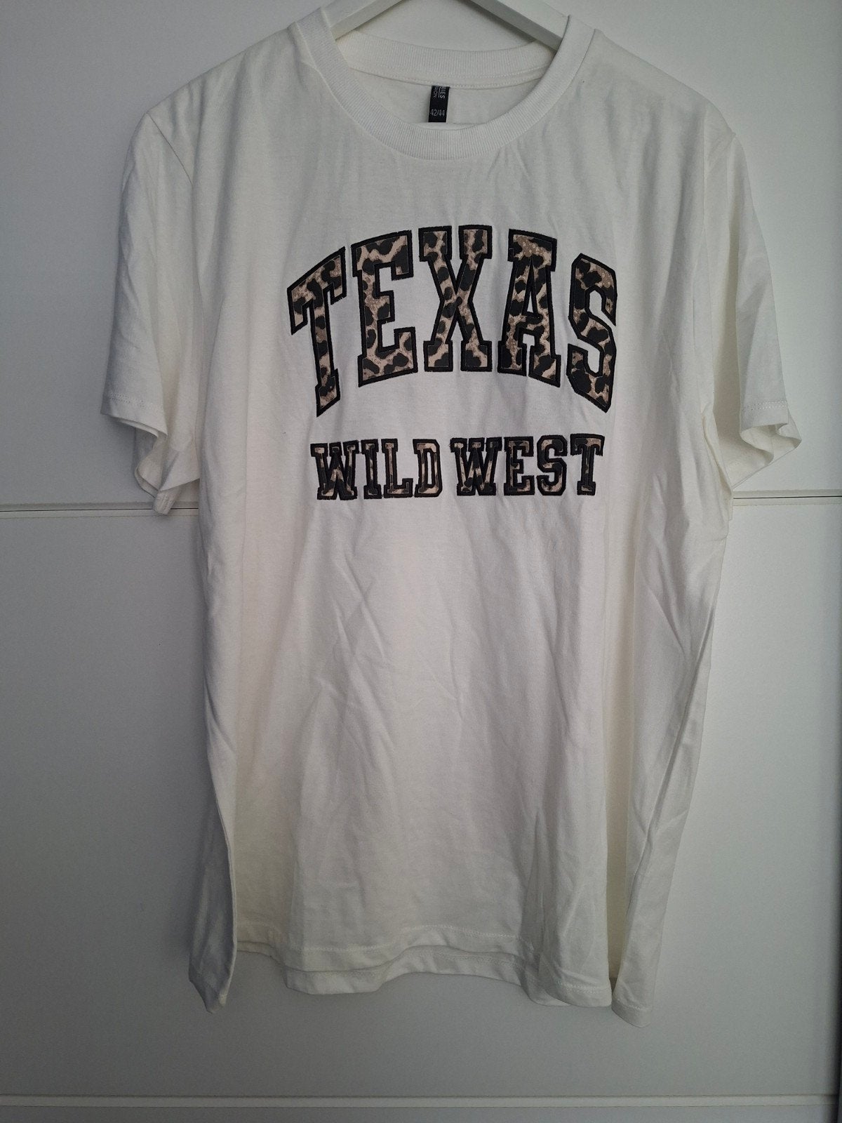 Nieuw tshirt van Wibra maat 42/44, Kleding | Dames, Wit, Maat 42/44 (L), Nieuw, Ophalen of Verzenden
