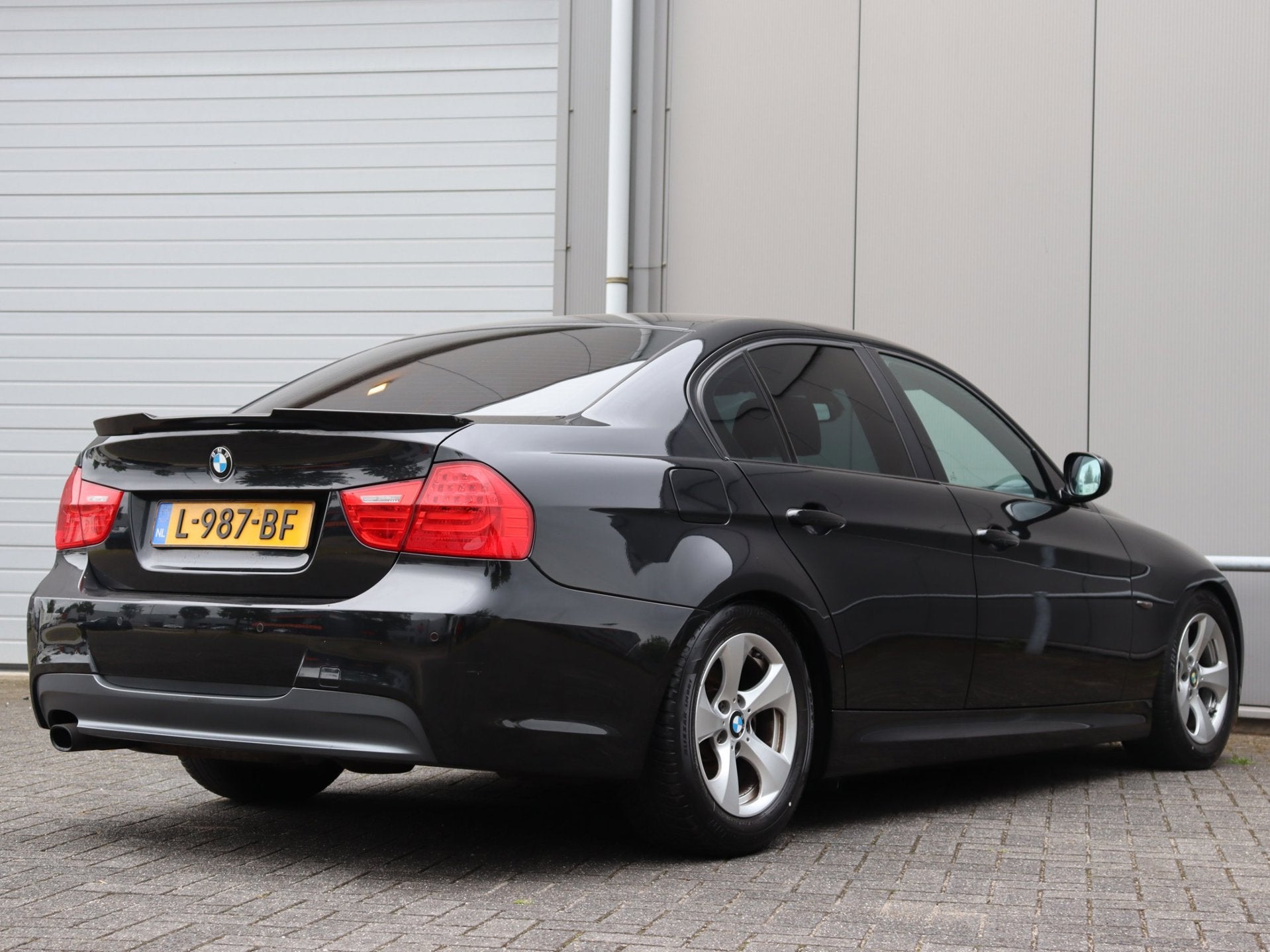 Foto 8 van BMW 3-serie 320i Executive M-sport airco LM cruise