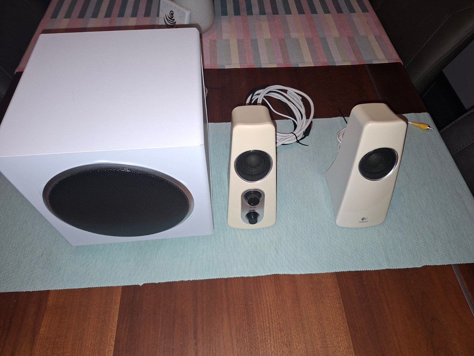 Computer (of anders)speakers met subwoofer. LOGITECH, Computers en Software, Pc speakers, Ophalen of Verzenden, Gebruikt, Audiokanaal 2.1