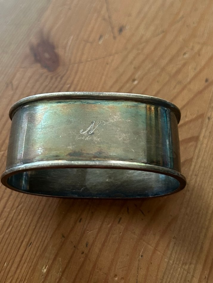Verzilverde servet ring met N monogram, Antiek en Kunst, Ophalen of Verzenden