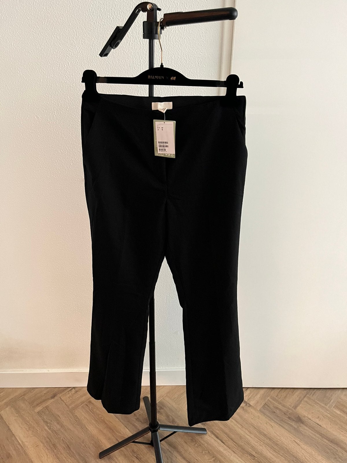 H&M Spijkerbroek Zwart maat 42, Kleding | Dames, Spijkerbroeken en Jeans, Ophalen of Verzenden, Gedragen, Zwart, W33 - W36 (confectie 42/44)