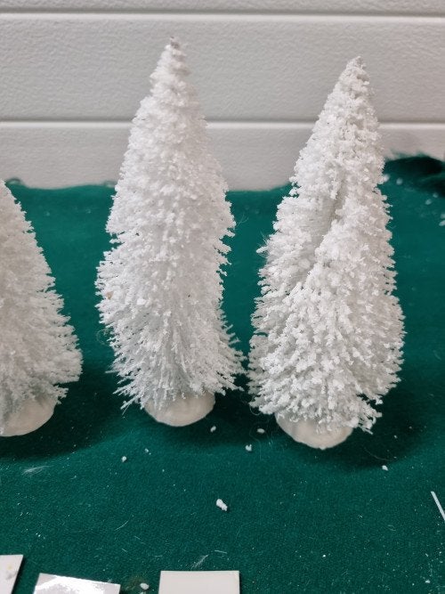 Kerstboompjes mini wit vier stuks [a647], Diversen, Kerst, Ophalen of Verzenden, 'T Olde Gre-j, Info@toldegrej.nl, Endepoelstraat 20f Didam