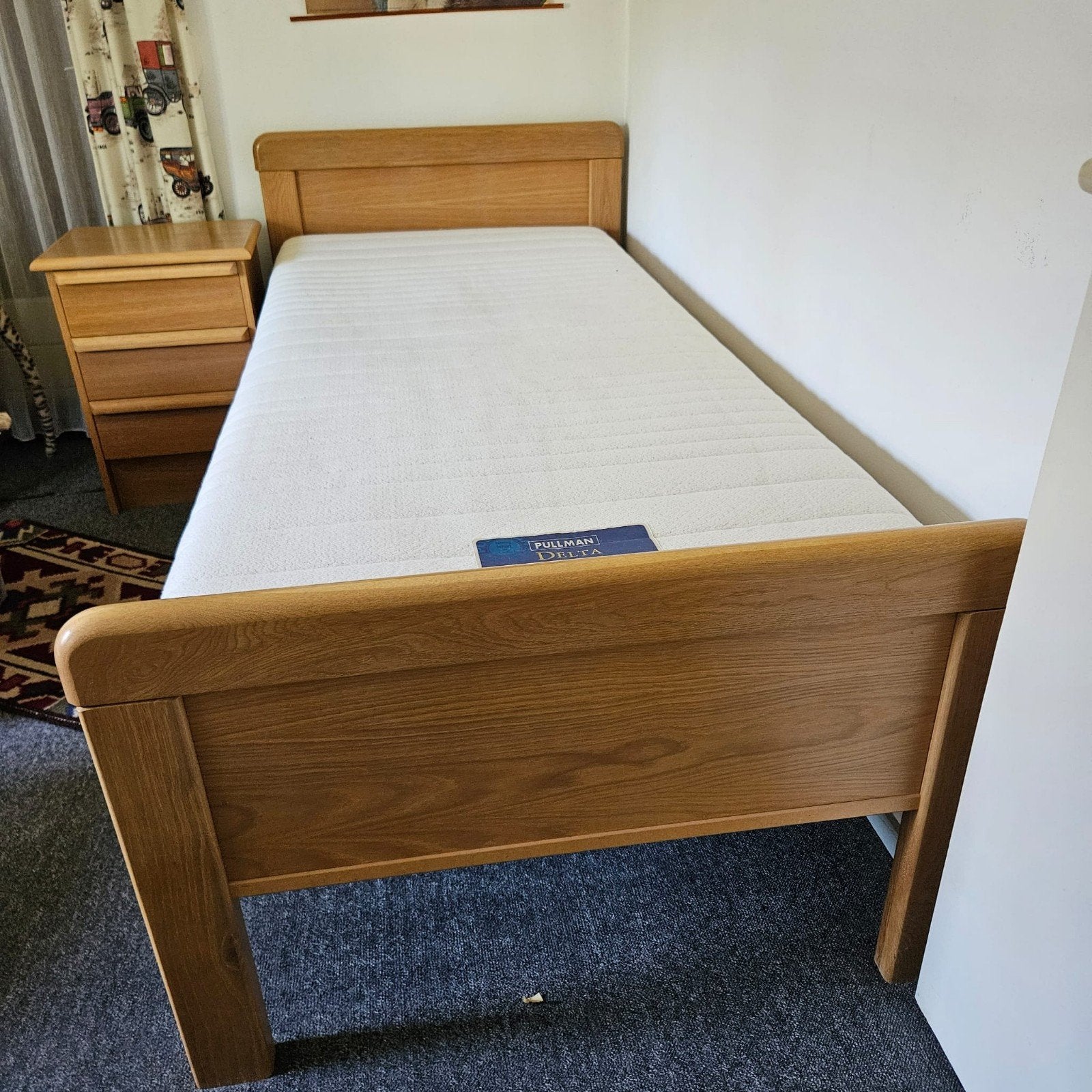 seniorenbed inclusief. nachtkastje, Huis en Inrichting, Ophalen, 90 cm, Eenpersoons, Zo goed als nieuw