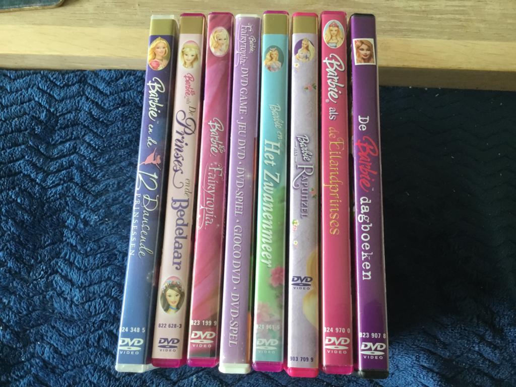 7 films barbie dvd’s en 1 dvd game Barbie (zie omschrijving), Ophalen, Avontuur, Alle leeftijden, Zo goed als nieuw