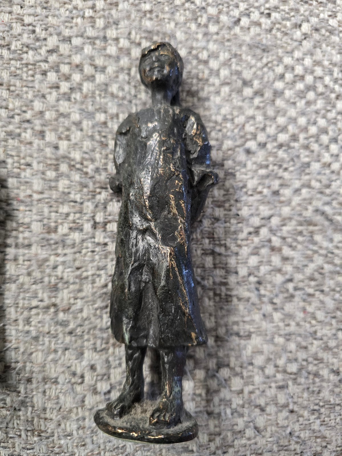 Bronzen beeldje 'Sophietje' op sokkel, Minder dan 20 cm, Gepatineerd, Ophalen of Verzenden, Brons