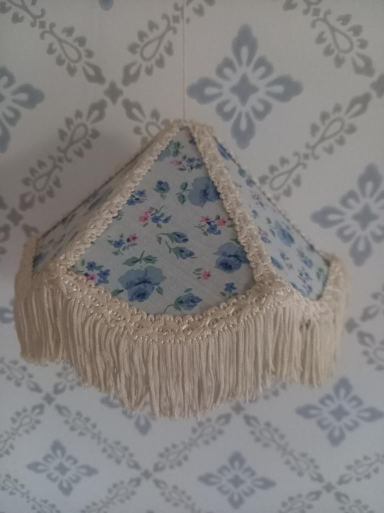 Handgemaakt Zweeds Brocante Lampenkapje - Bloemen & Blauw, Gebruikt, Brocante, Zweeds, Landelijk, Romantisch, Crème, Ophalen of Verzenden