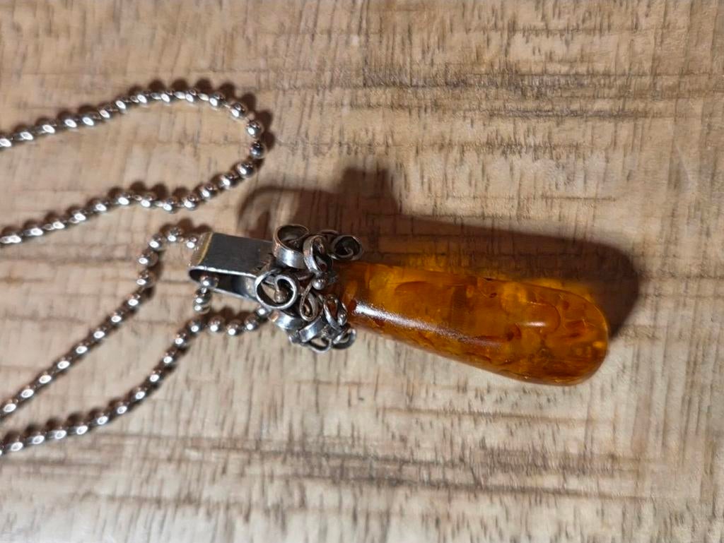 Zilveren ketting met barnsteen hanger - 925 gestempeld, Sieraden, Tassen en Uiterlijk, Kettingen, Gebruikt, Ophalen of Verzenden