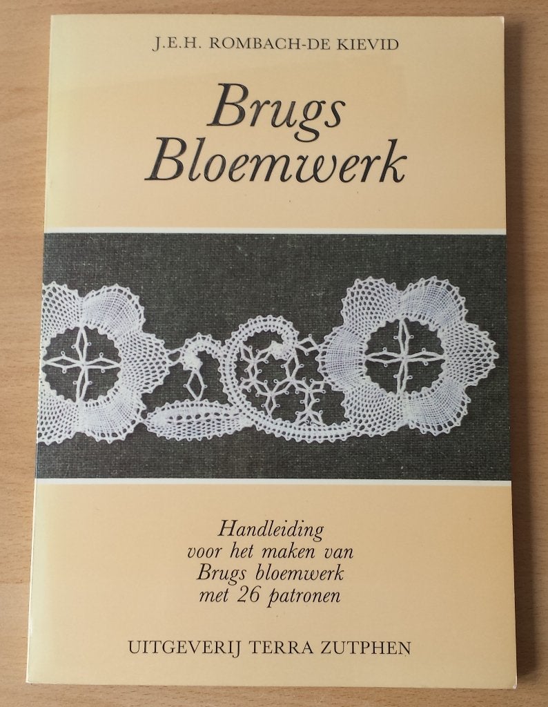Brugs Bloemwerk - J.E.H. Rombach-de Kievid, Gebruikt, Ophalen of Verzenden, Nvt, Boek of Tijdschrift