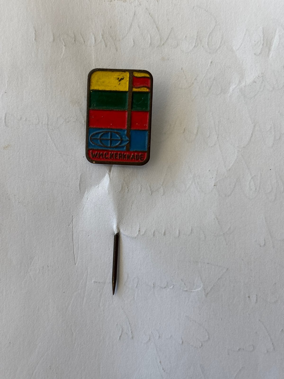 Vintage Speldje Kerkrade - Kleurrijk Emaille Pin, Ophalen of Verzenden, Gebruikt, Stad of Land, Speldje of Pin