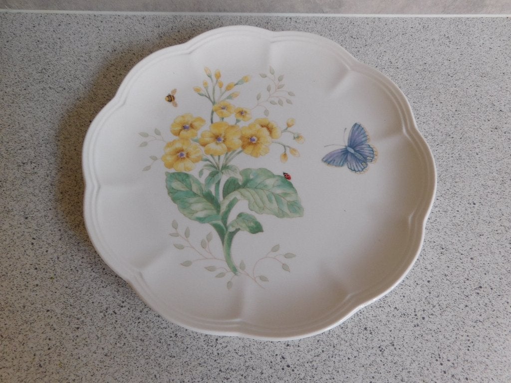 Bord 23 cm. Butterfly Meadows Lenox, Huis en Inrichting, Overige merken, Ophalen of Verzenden, Zo goed als nieuw, Bord(en)