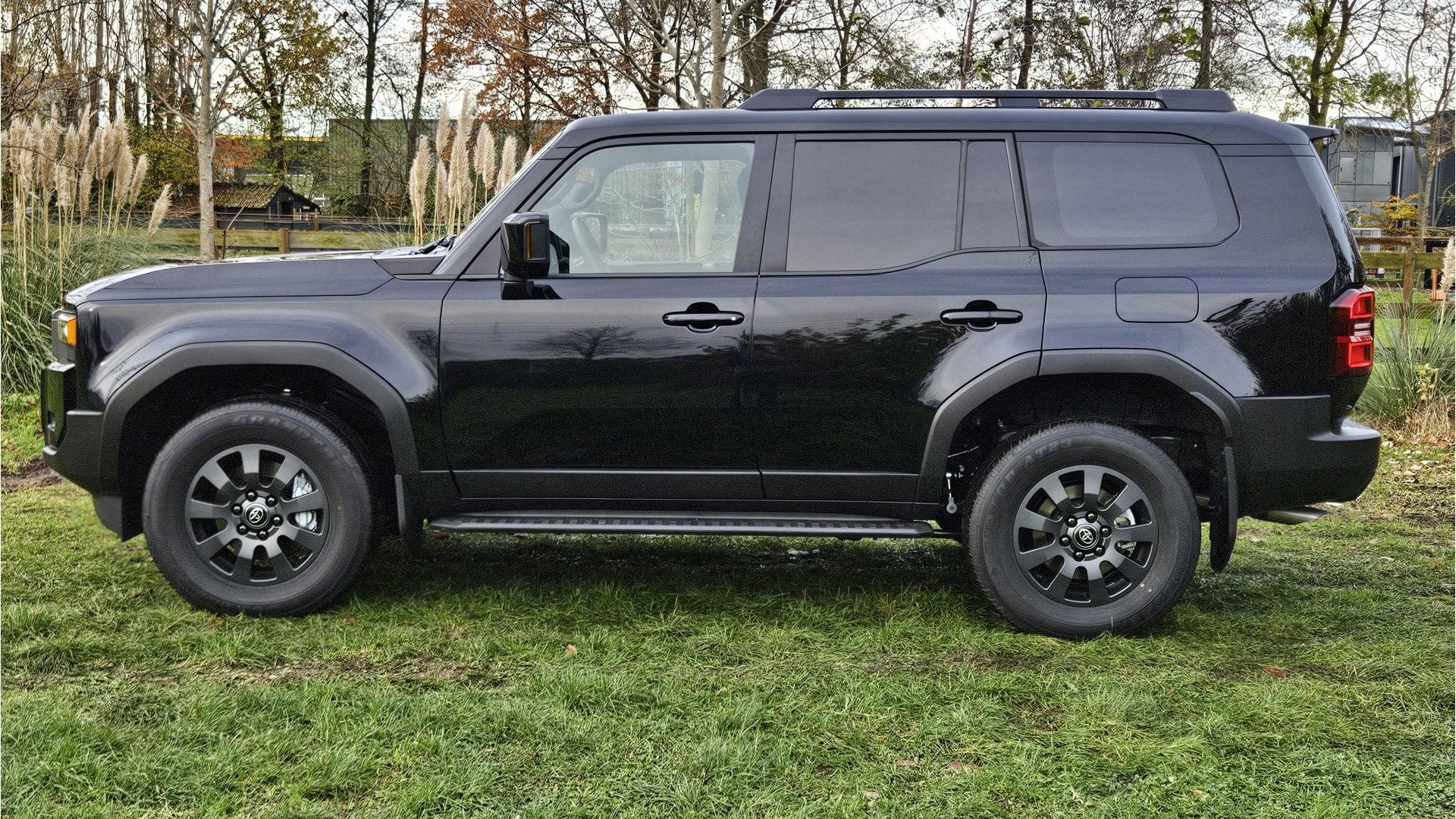 Toyota Land Cruiser 250 2.8 D-4D Executive GRIJS KENTEKEN, Zwart, 4 cilinders, Zwart, Bedrijf