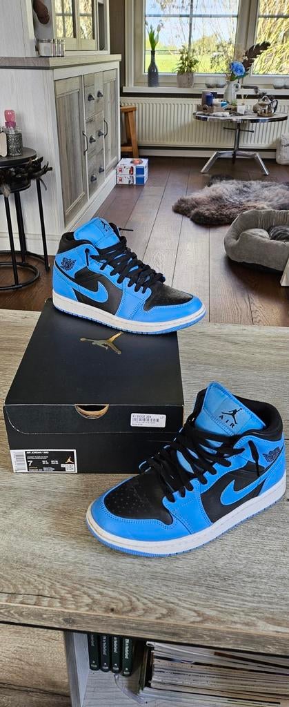 Air Jordan 1 Mid maat 40 zgan, Ophalen of Verzenden, Zo goed als nieuw