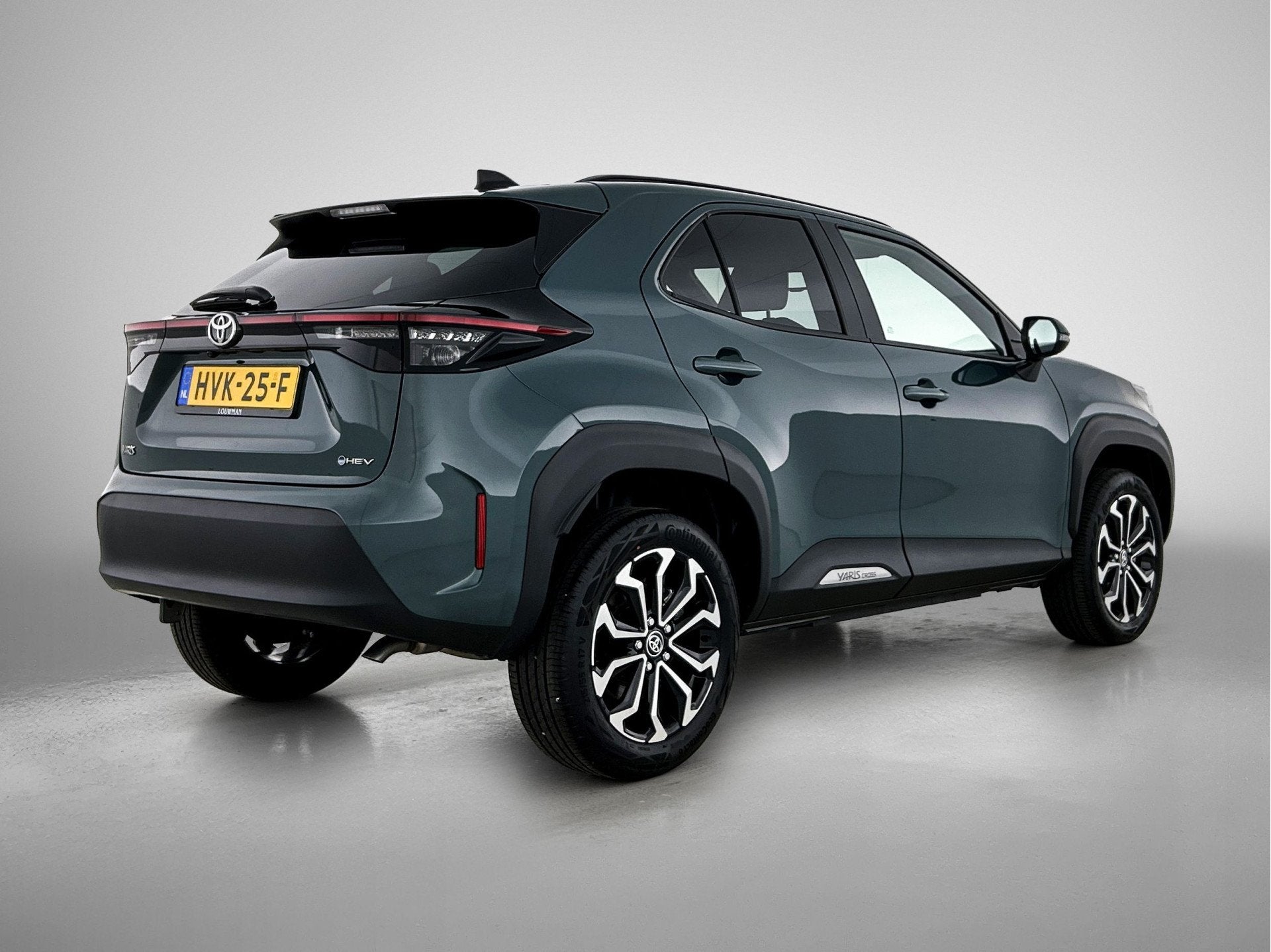 Toyota Yaris Cross 1.5 Hybrid 115 First Edition (bj 2025), Auto's, 12 maanden, Stof, Gebruikt, 116 pk