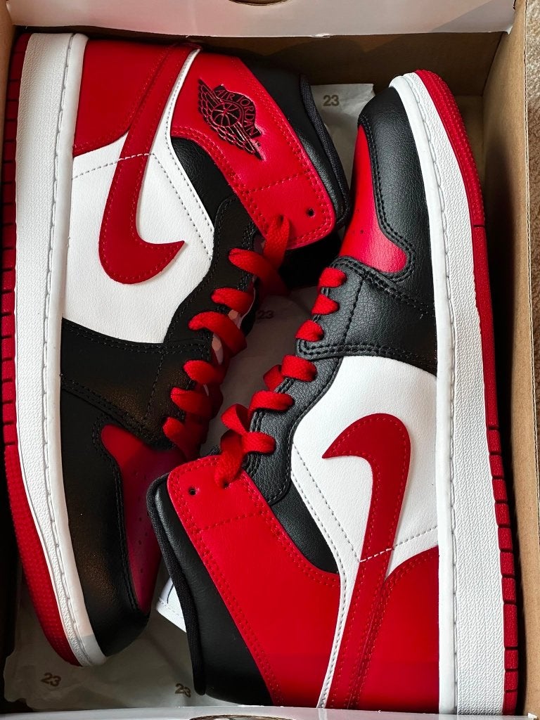 Nike WMNS Air Jordan 1 Mid – Maat 38.5 | Nieuw, Kleding | Dames, Schoenen, Nike Air Jordan, Nieuw, Ophalen of Verzenden, Sneakers of Gympen
