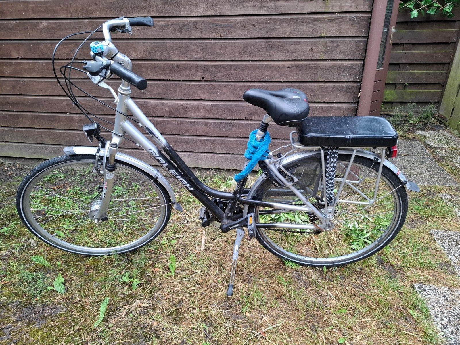 Damesfiets 28inch, merk raleigh eagle, 21 vers, grijs/zwart, Fietsen en Brommers, Fietsen | Dames | Damesfietsen, Gebruikt, Velgrem