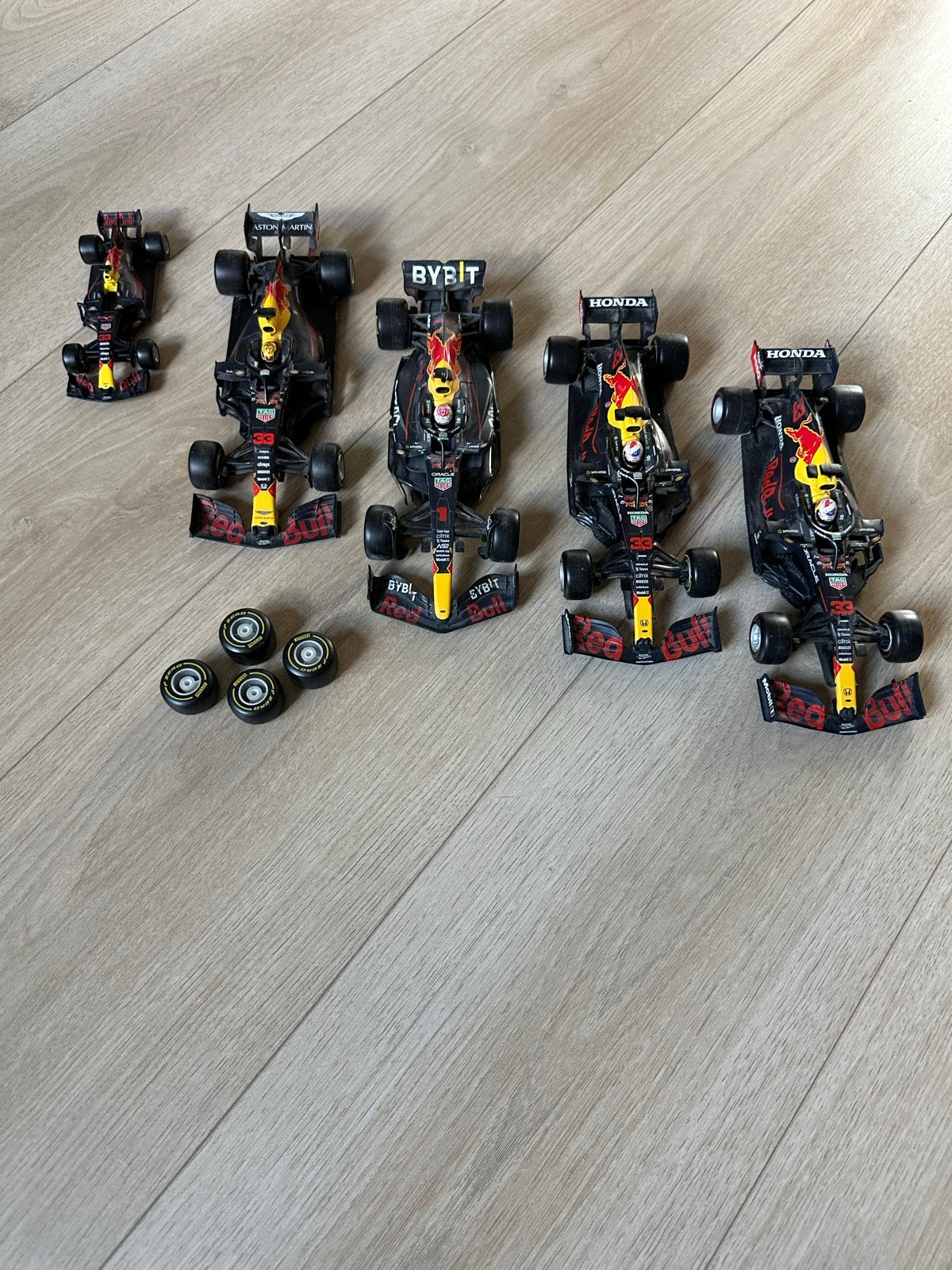 Red Bull Racing F1 modelauto's (diverse schalen), Ophalen of Verzenden, Zo goed als nieuw, Auto