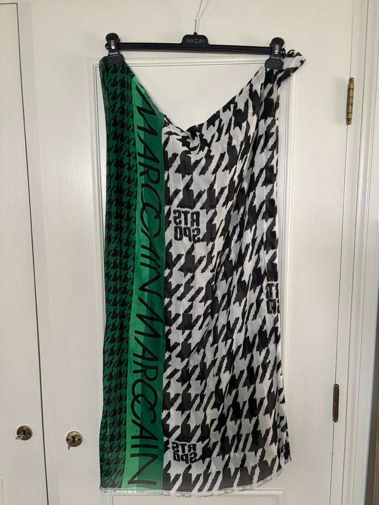 Marc Cain Marccain sjaal - Zwart, wit, groen - Nieuwstaat, Kleding | Dames, Mutsen, Sjaals en Handschoenen, Ophalen of Verzenden