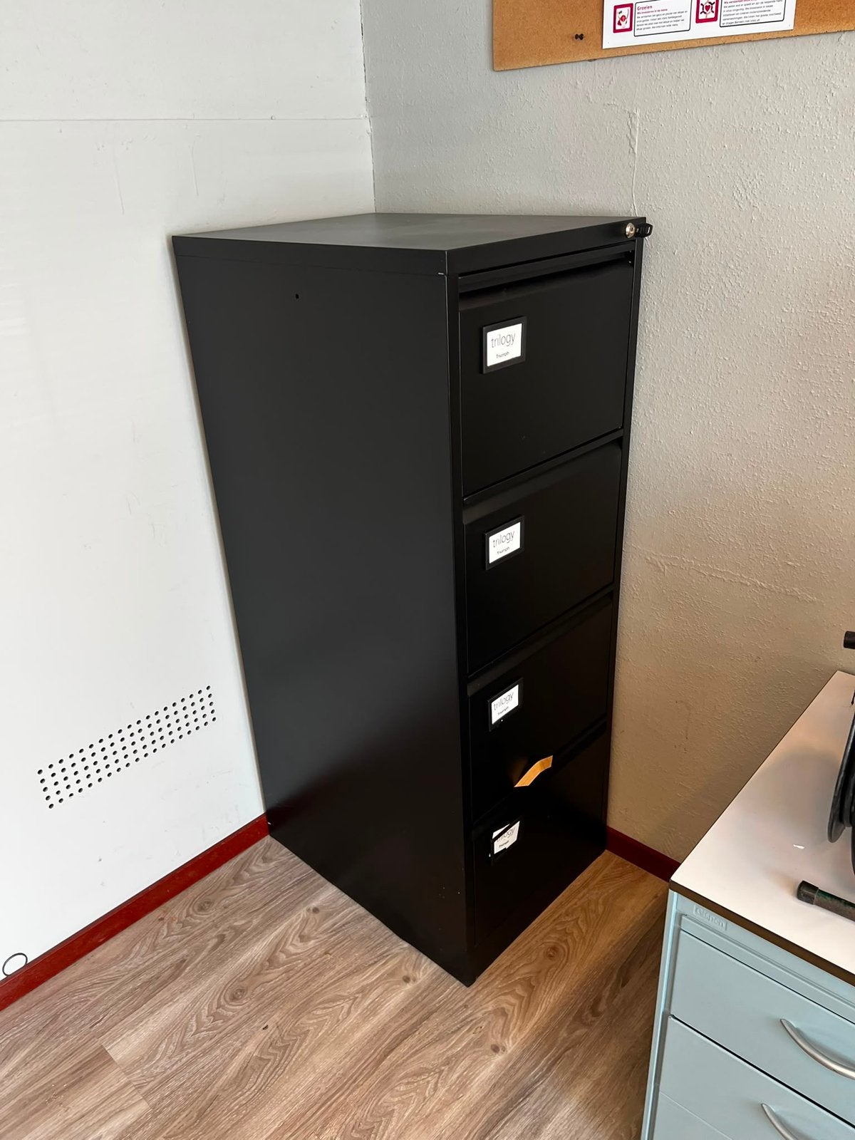 Dossierkast Archiefkast 4 Laden Zwart Stalen Kas, Ophalen, Gebruikt