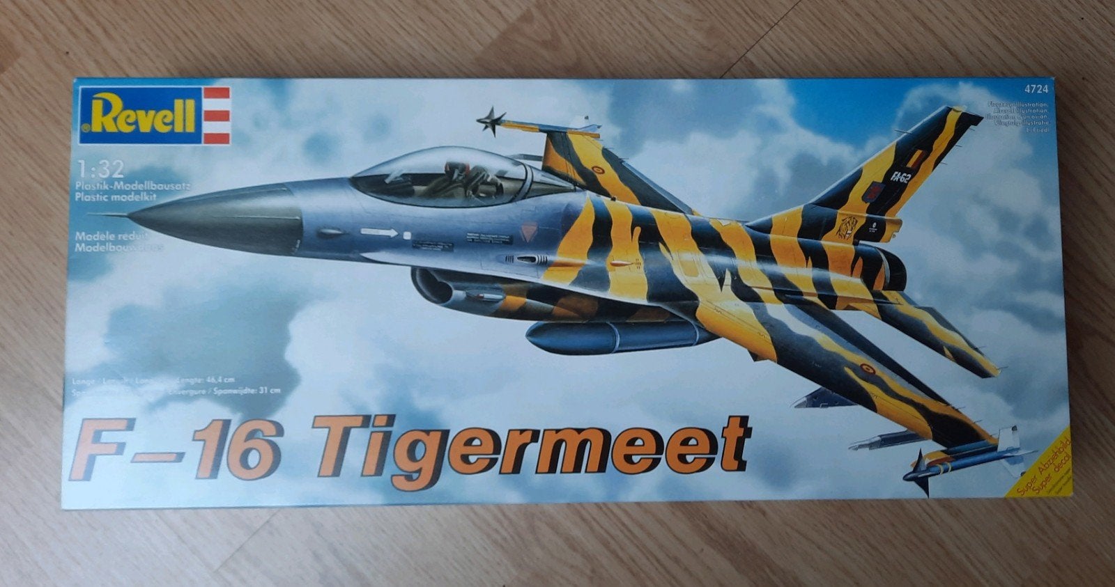 Mooie Vintage Revell 1:32 - F-16A Tigermeet - Kit: 4724, Revell, Ophalen of Verzenden, Zo goed als nieuw, Groter dan 1:72