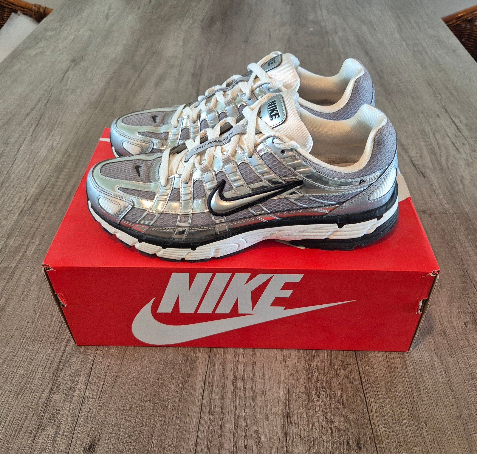 Nike P-6000 | Metallic silver/sail/black | maat 42 | ZGAN, Zwart, Nike, Ophalen of Verzenden, Zo goed als nieuw
