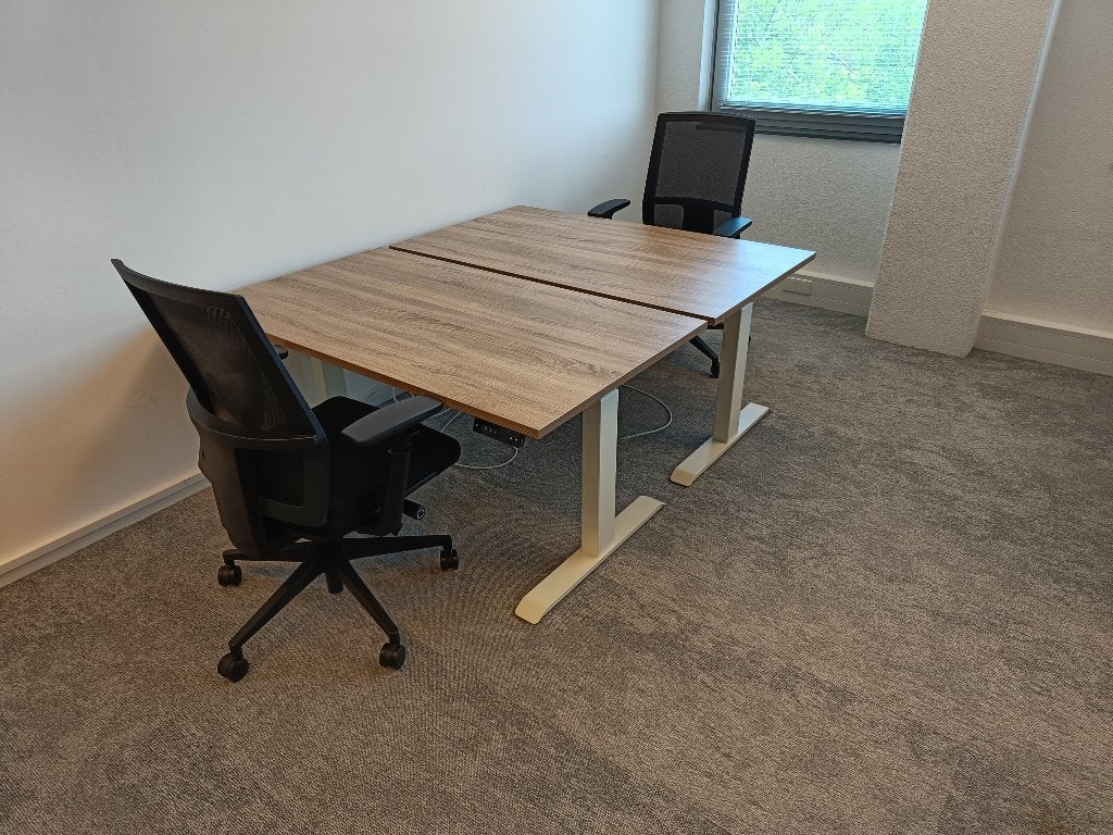 zit-sta bureau 140x80 cm  thuiswerkplek, Ophalen, Zo goed als nieuw, Stabureau, In hoogte verstelbaar