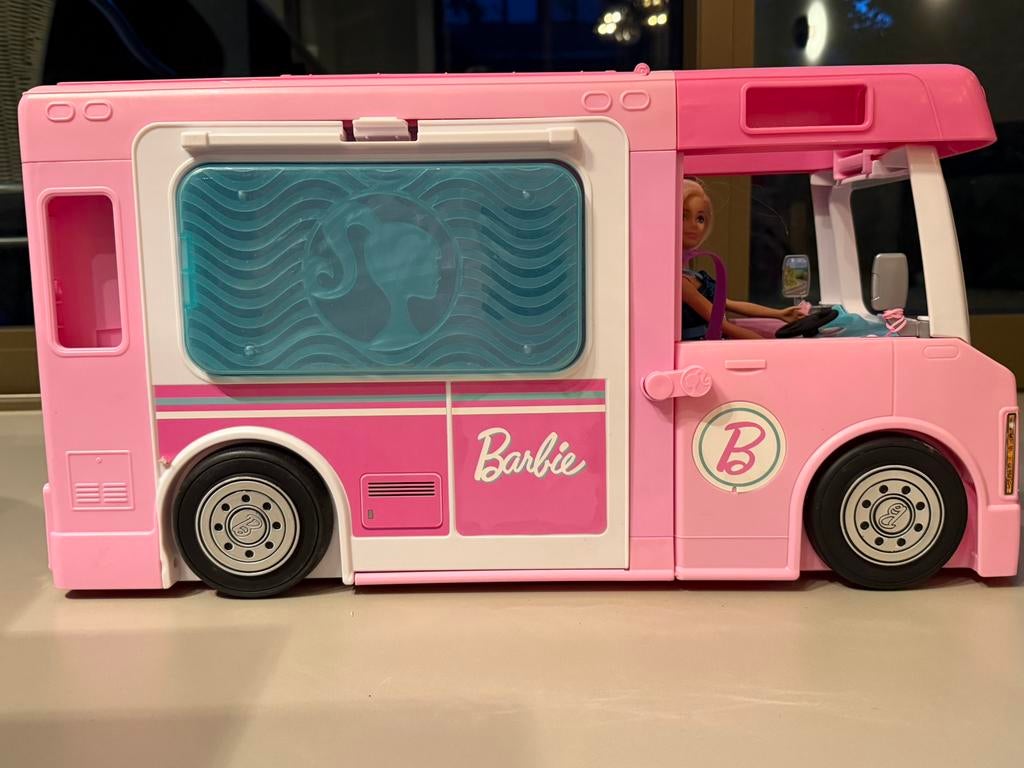 Barbie camper en barbie huis met accessoires, Ophalen of Verzenden, Zo goed als nieuw, Barbie