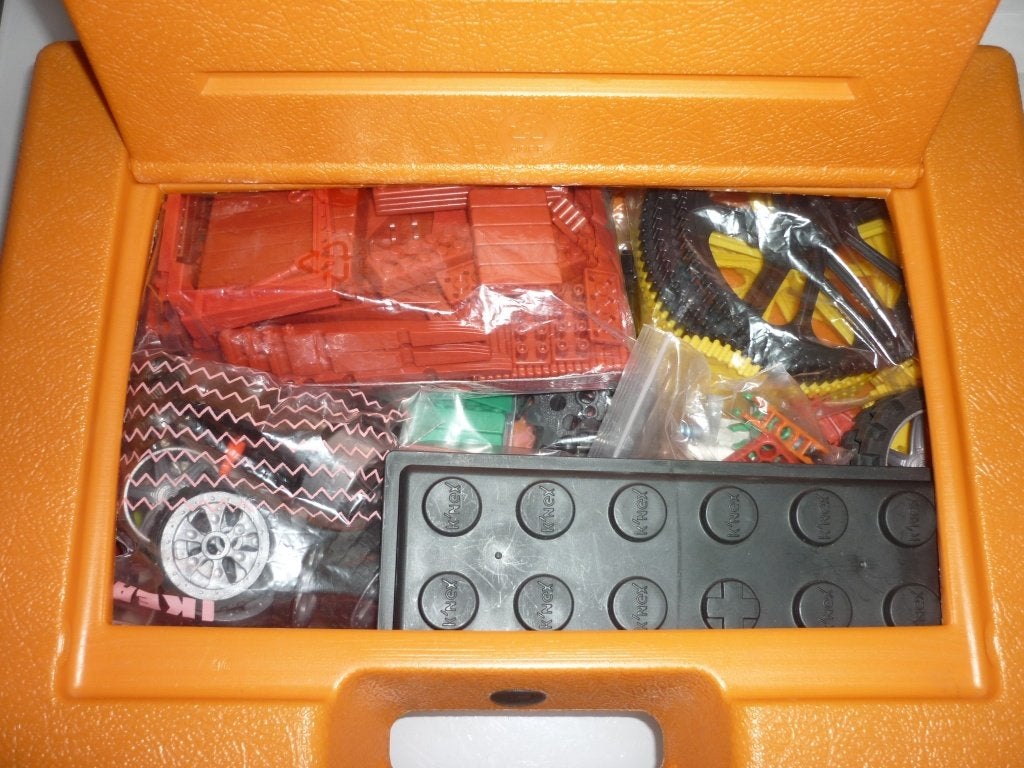Knex 404 onderdelen +folders en boekjes in koffer zie foto,s, Ophalen of Verzenden, Zo goed als nieuw, K'nex