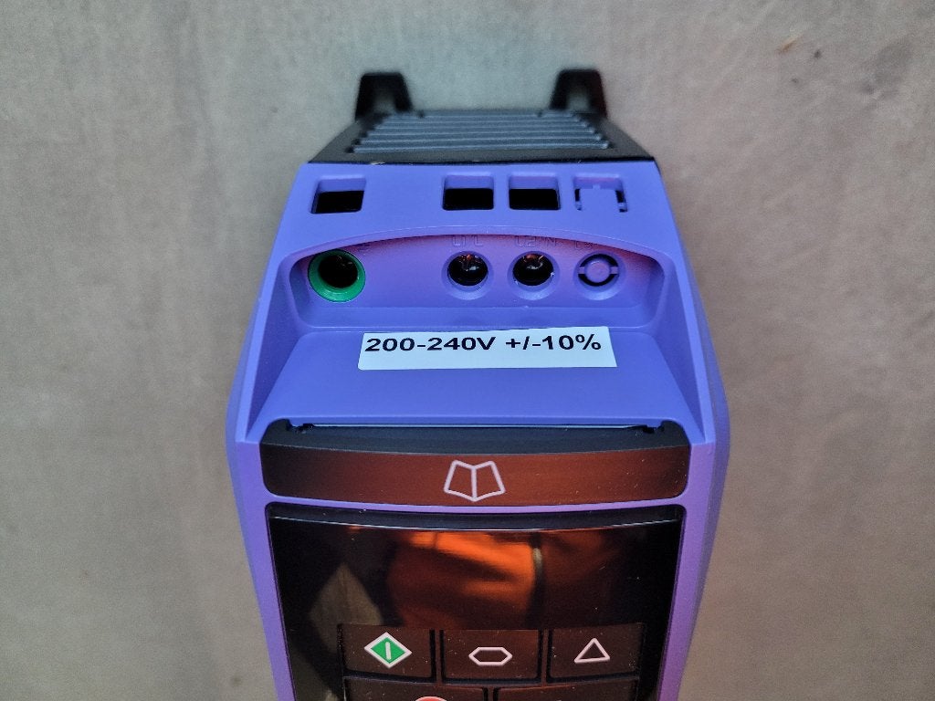 Invertek frequentieregelaar voor 1 fase 230V motoren 0,37kW, Info@hiflex.nl, Nieuw, Ophalen of Verzenden, Hiflex