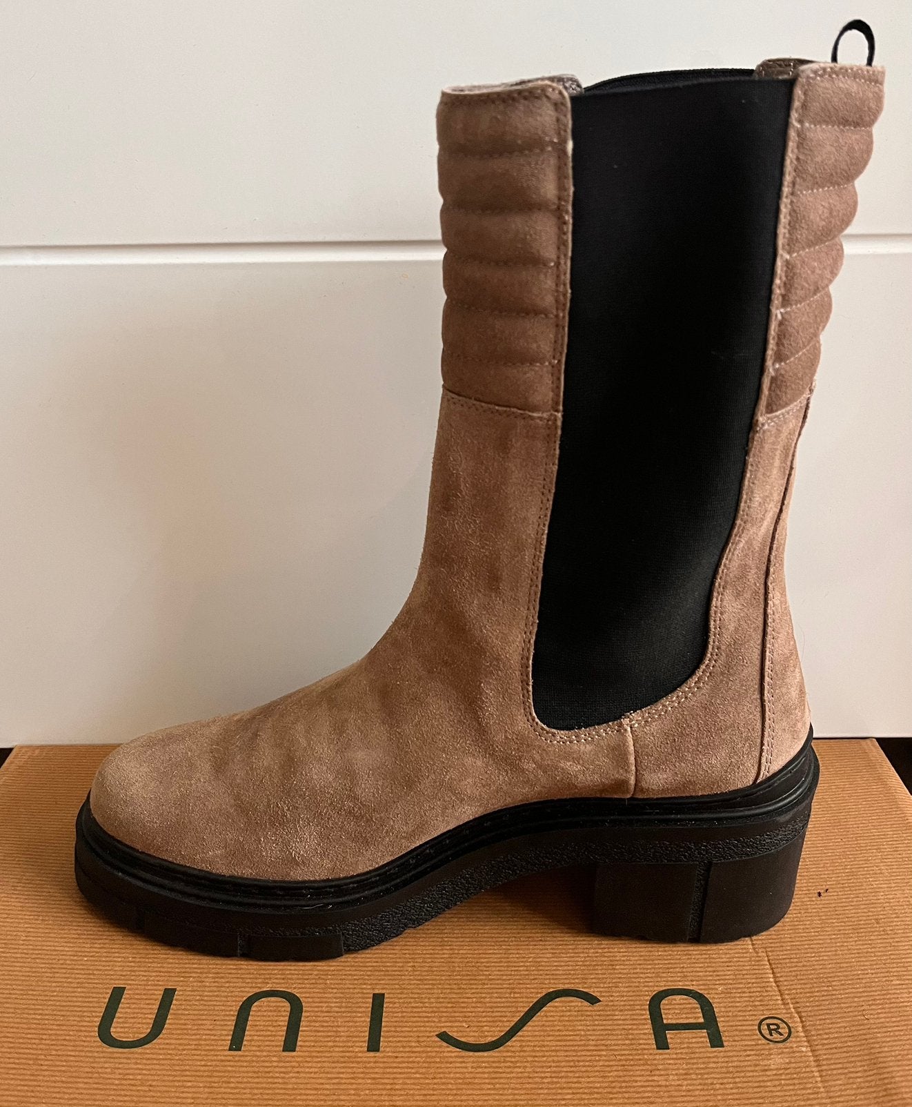 Unisa Jina boots maat 41!, Overige kleuren, Lage of Enkellaarzen, Nieuw, Ophalen of Verzenden