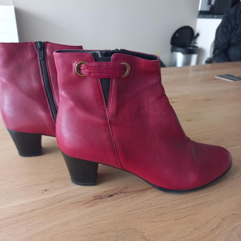 Rood Enkel Laarsje, Ophalen of Verzenden, Zo goed als nieuw, Rood
